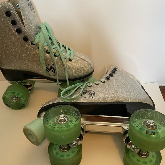 Rollr Grl Women’s Roller Skates - Silver - Picture 5 of 8